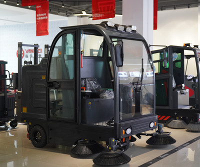 電動掃地機(jī)