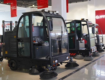 掃地車(chē)廠(chǎng)家